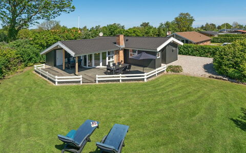 Kajana - 400M from the Sea: Hus, Hjem, Tag, Sommerhus, Estate, Landscaping, Garden Bygninger, Sidespor, Stuehus