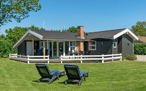 Kajana - 400M from the Sea: Hus, Hjem, Tag, Sommerhus, Estate, Landscaping, Garden Bygninger, Sidespor, Stuehus