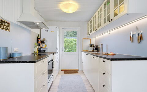 Aksa - 400M from the Sea: Gulvbelægning, Køkken, Indretning, Cabinetry, Countertop, Større Bandage, Køkken Apparat, Etage, Hjem, Loft