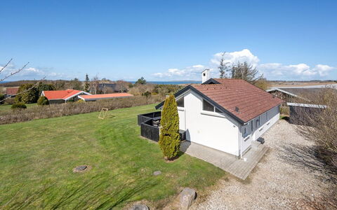 Faina - 100M from the Sea: Tag, Hus, Hjem, Sommerhus, Dør, Sidespor, Dæk, Veranda, Planke, Hårdttræ
