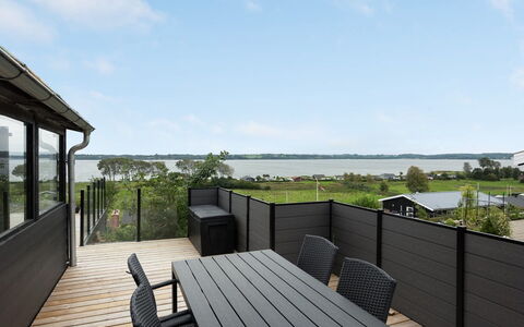 Karli - 330M to the Fjord: Træ, Tag, Arkitektur, Hjem, Hus, Sommerhus, Sidespor, Hårdttræ, Hældning, Estate