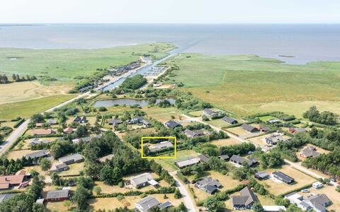 Anabella - 400M to the Fjord: Græs, Busk, Hus, Have, Hjem, Sommerhus, Land Lot, Lawn, Bunddække