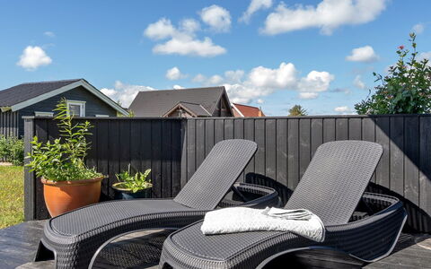 Gudmunda - 200M to the Fjord: Træ, Plantesamfund, Land Lot, Skygge, Naturmateriale, Garden Bygninger, Skur, Udendørs Struktur, Bjælkehytte