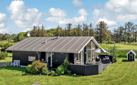 Gudmunda - 200M to the Fjord: Tag, Hus, Hjem, Sommerhus, Dør, Sidespor, Dæk, Veranda, Planke, Hårdttræ