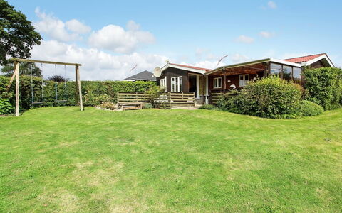 Lillebror - 200M from the Sea: Tag, Hus, Hjem, Sommerhus, Sidespor, Estate, Indkørsel, Garden Bygninger, Gård, Skur
