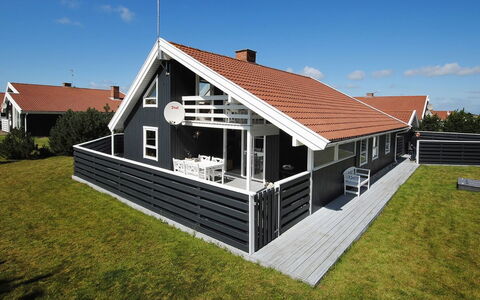 Bente - 800M from the Sea: Tag, Hus, Hjem, Sommerhus, Dør, Sidespor, Dæk, Veranda, Planke, Hårdttræ