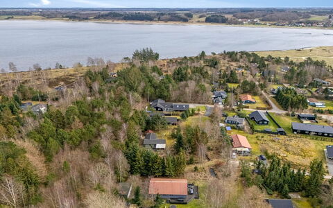 Anine - 200M to the Fjord: Blå, Busk, Sommerhus, Bunddække, Have, Estate, Skygge, Landscaping, Stuehus, Eco Hotel