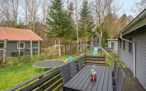 Anine - 200M to the Fjord: Blå, Busk, Sommerhus, Bunddække, Have, Estate, Skygge, Landscaping, Stuehus, Eco Hotel