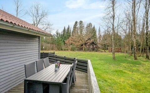 Anine - 200M to the Fjord: Blå, Busk, Sommerhus, Bunddække, Have, Estate, Skygge, Landscaping, Stuehus, Eco Hotel