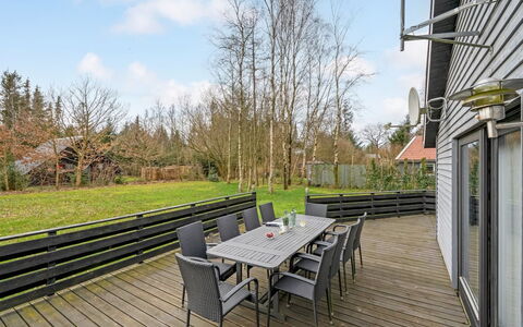 Anine - 200M to the Fjord: Blå, Busk, Sommerhus, Bunddække, Have, Estate, Skygge, Landscaping, Stuehus, Eco Hotel