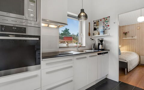 Athisl - 800M from the Sea: Køkken Apparat, Køkken, Countertop, Cabinetry, Større Bandage, Indretning, Møbel, Husholdningsapparat, Gulvbelægning, Køleskab