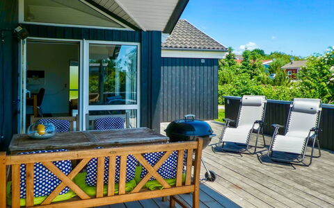 Athisl - 800M from the Sea: Veranda, Hjem, Dæk, Skygge, Stol, Sommerhus, Hårdttræ, Eco Hotel, Bejdse, Trægulve