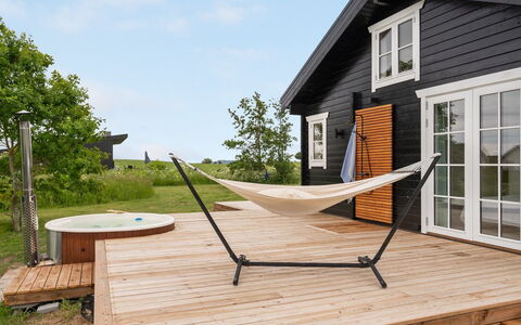 Siebelt - 200M from the Sea: Træ, Trægulve, Hårdttræ, Udendørs Møbler, Dæk, Bejdse, Planke, Fritid, Skygge