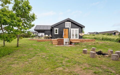 Siebelt - 200M from the Sea: Tag, Hus, Hjem, Sommerhus, Sidespor, Estate, Indkørsel, Garden Bygninger, Gård, Skur