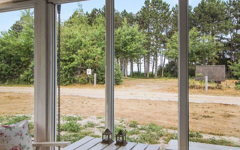 Eldina - 100M from the Sea: Træ, Glas, Skygge, Hårdttræ, Stol, Naturmateriale, Bejdse, Udendørs Struktur, Garden Bygninger, Veranda