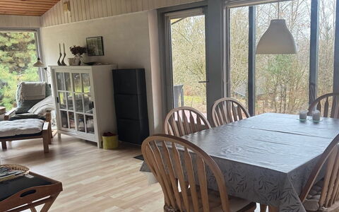 Gerret: Boligområde, Busk, Hus, Hjem, Have, Estate, Skygge, Landscaping, Lawn