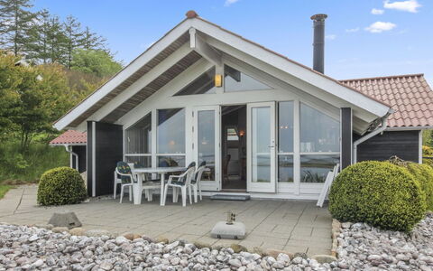 Pirkka - 50M to the Fjord: Hjem, Hus, Sommerhus, Dør, Estate, Sidespor, Skygge, Indkørsel, Veranda