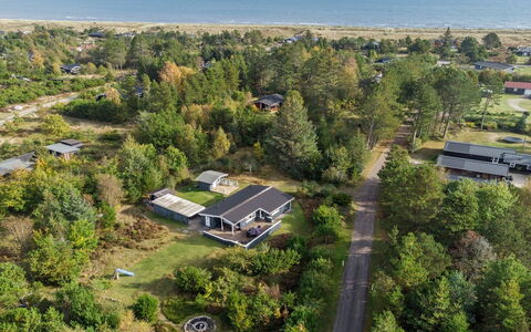 Bia - 250M from the Sea: Boligområde, Landskab, Land Lot, Tag, Hjem, Forstad, Sommerhus, Fugleperspektiv, Estate, Luftfotografering