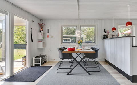 Sybille - from the Sea: Tag, Hus, Hjem, Sommerhus, Sidespor, Estate, Indkørsel, Garden Bygninger, Gård, Skur