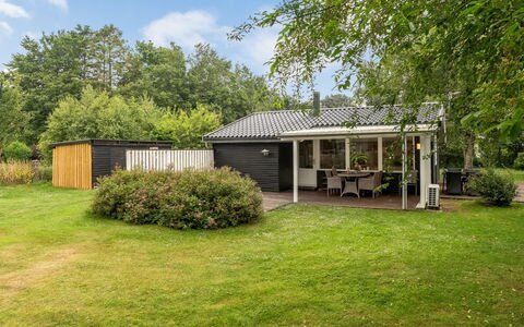 Gia - 1.3Km from the Sea: Hus, Tag, Hjem, Boligområde, Busk, Sommerhus, Land Lot, Have, Lawn, Skygge