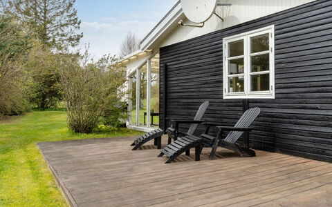 Gia - 1.3Km from the Sea: Træ, Tag, Hus, Sommerhus, Dør, Hjem, Sidespor, Land Lot, Garden Bygninger, Skur