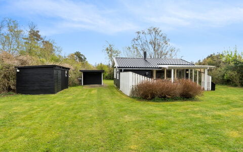 Gia - 1.3Km from the Sea: Træ, Tag, Hus, Sommerhus, Dør, Hjem, Sidespor, Land Lot, Garden Bygninger, Skur