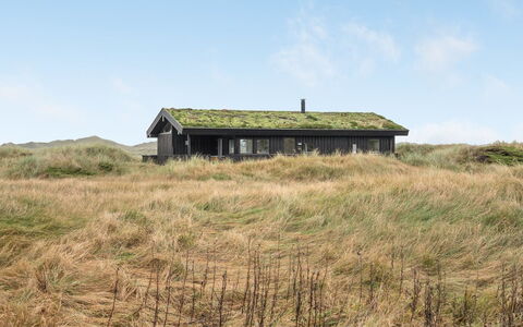 Eri - 300M from the Sea: Boligområde, Tag, Forstad, Indkørsel, Estate, Skorsten