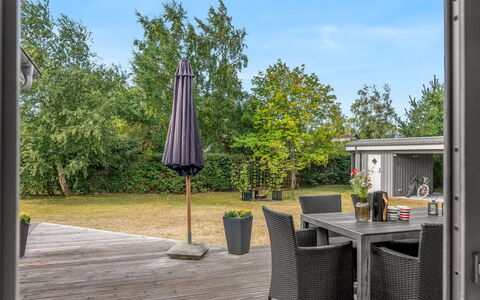 Kerttuli - 800M from the Sea: Loft, Gulvbelægning, Indretning, Etage, Kompositmateriale, Møbel, Udvej, Hotel, Design, Dagslys