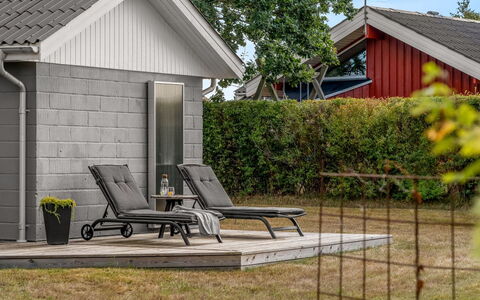 Kerttuli - 800M from the Sea: Loft, Gulvbelægning, Indretning, Etage, Kompositmateriale, Møbel, Udvej, Hotel, Design, Dagslys