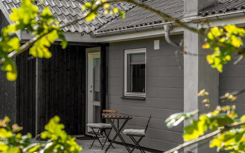 Kerttuli - 800M from the Sea: Loft, Gulvbelægning, Indretning, Etage, Kompositmateriale, Møbel, Udvej, Hotel, Design, Dagslys