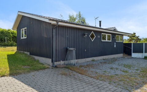 Rafn - 550M from the Sea: Arkitektur, Tag, Hjem, Kompositmateriale, Dagslys, Sidespor, Indkørsel