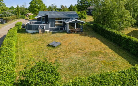Rafn - 550M from the Sea: Grøn, Hus, Boligområde, Tag, Hjem, Busk, Landskab, Sommerhus, Land Lot, Landdistrikt