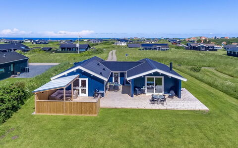 Aashild - 400M from the Sea: Hjem, Tag, Sommerhus, Estate, Udvej, Luftfotografering, Fugleperspektiv, Eco Hotel