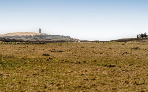 Hedy - 150M from the Sea: Møbel, Indretning, Gulvbelægning, Træ, Etage, Loft, Trægulve, Stol, Bord, Belysning