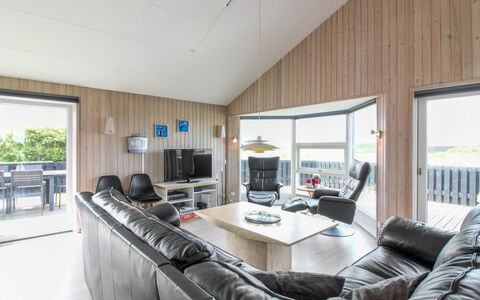Seniha - 400M from the Sea: Træ, Hjem, Loft, Hårdttræ, Sommerhus, Trægulve, Planke, Bejdse, Stue
