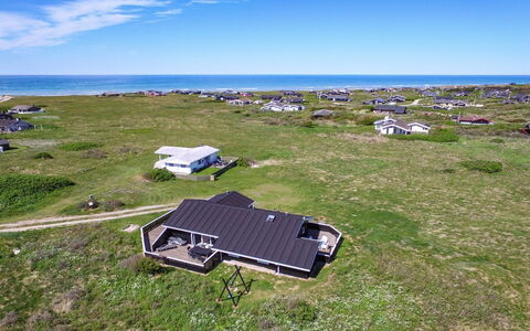 Seniha - 400M from the Sea: Træ, Plantesamfund, Land Lot, Skygge, Naturmateriale, Garden Bygninger, Skur, Udendørs Struktur, Bjælkehytte