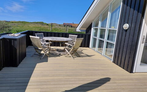 Sixten - 450M from the Sea: Trægulve, Træ, Gulvbelægning, Etage, Hårdttræ, Dæk, Planke, Kompositmateriale, Bejdse, Udendørs Møbler