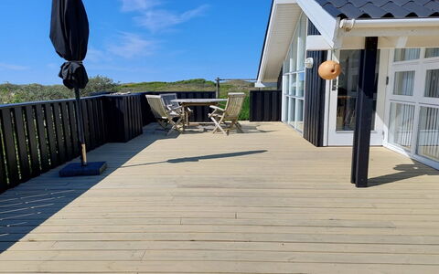 Sixten - 450M from the Sea: Gulvbelægning, Væg, Etage, Indretning, Træ, Loft, Trægulve, Belysning, Møbel, Laminat Gulv