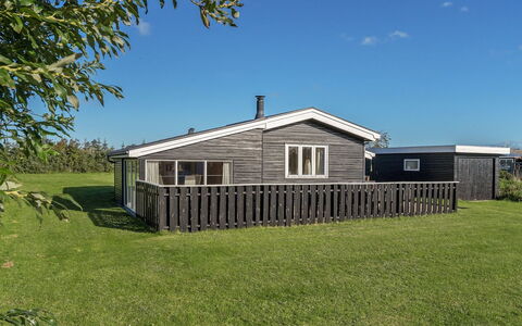 Afrim - 694M from the Sea: Hus, Hjem, Tag, Veranda, Sommerhus, Land Lot, Sidespor, Lawn, Gård, Eng