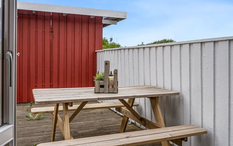 Verene - 400M from the Sea: Sommerhus, Backyard, Gård, Garden Bygninger, Skur, Sidespor, Udendørs Møbler, Bjælkehytte, Udendørs Struktur, Hytte