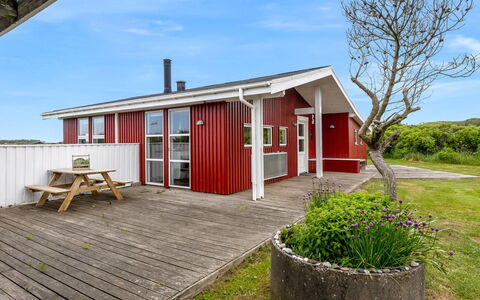 Verene - 400M from the Sea: Sommerhus, Backyard, Gård, Garden Bygninger, Skur, Sidespor, Udendørs Møbler, Bjælkehytte, Udendørs Struktur, Hytte