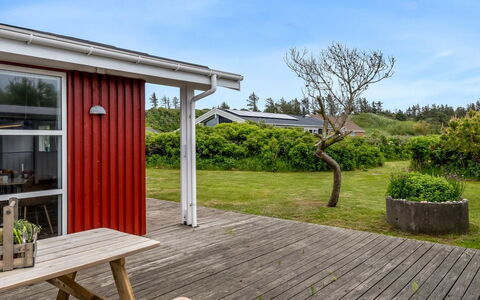Verene - 400M from the Sea: Sommerhus, Backyard, Gård, Garden Bygninger, Skur, Sidespor, Udendørs Møbler, Bjælkehytte, Udendørs Struktur, Hytte