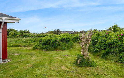 Verene - 400M from the Sea: Sommerhus, Backyard, Gård, Garden Bygninger, Skur, Sidespor, Udendørs Møbler, Bjælkehytte, Udendørs Struktur, Hytte