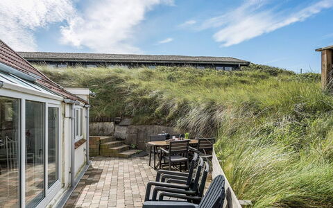 Grazian - 50M from the Sea: Indretning, Loft, Lejlighed, Gulvbelægning, Møbel, Etage, Værelse, Belysning, Hjem, Couch