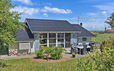 Mathias - 625M from the Sea: Møbel, Indretning, Stol, Gulvbelægning, Bord, Udvej, Etage, Loft, Værelse, Eco Hotel