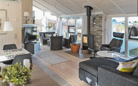 Mathias - 625M from the Sea: Møbel, Indretning, Stol, Gulvbelægning, Bord, Udvej, Etage, Loft, Værelse, Eco Hotel