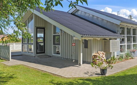 Mathias - 625M from the Sea: Møbel, Indretning, Stol, Gulvbelægning, Bord, Udvej, Etage, Loft, Værelse, Eco Hotel