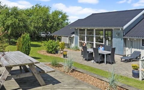 Mathias - 625M from the Sea: Møbel, Indretning, Stol, Gulvbelægning, Bord, Udvej, Etage, Loft, Værelse, Eco Hotel