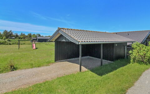 Gretha - 1.0Km from the Sea: Tag, Skygge, Gård, Skur, Garden Bygninger, Indkørsel, Sidespor, Garage, Backyard, Stuehus