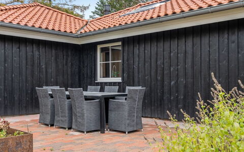 Ribanna - 650M from the Sea: Hus, Tag, Hjem, Boligområde, Sommerhus, Dør, Estate, Gård, Lawn, Skygge